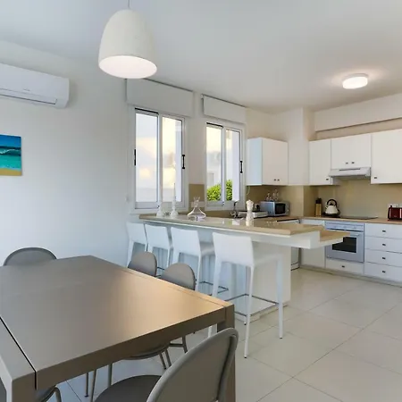 فيلة Pernera Family Villas